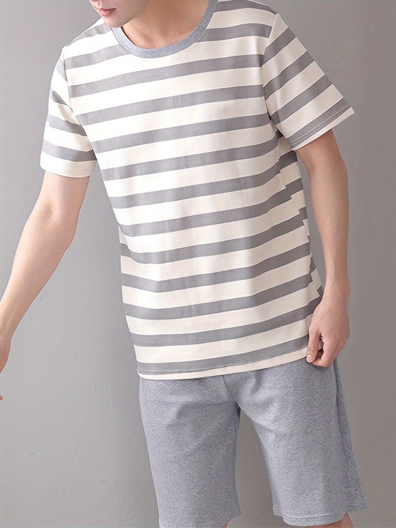 2 Pcs Men's Striped Round Neck Short Sleeve & Shorts Pajama Set