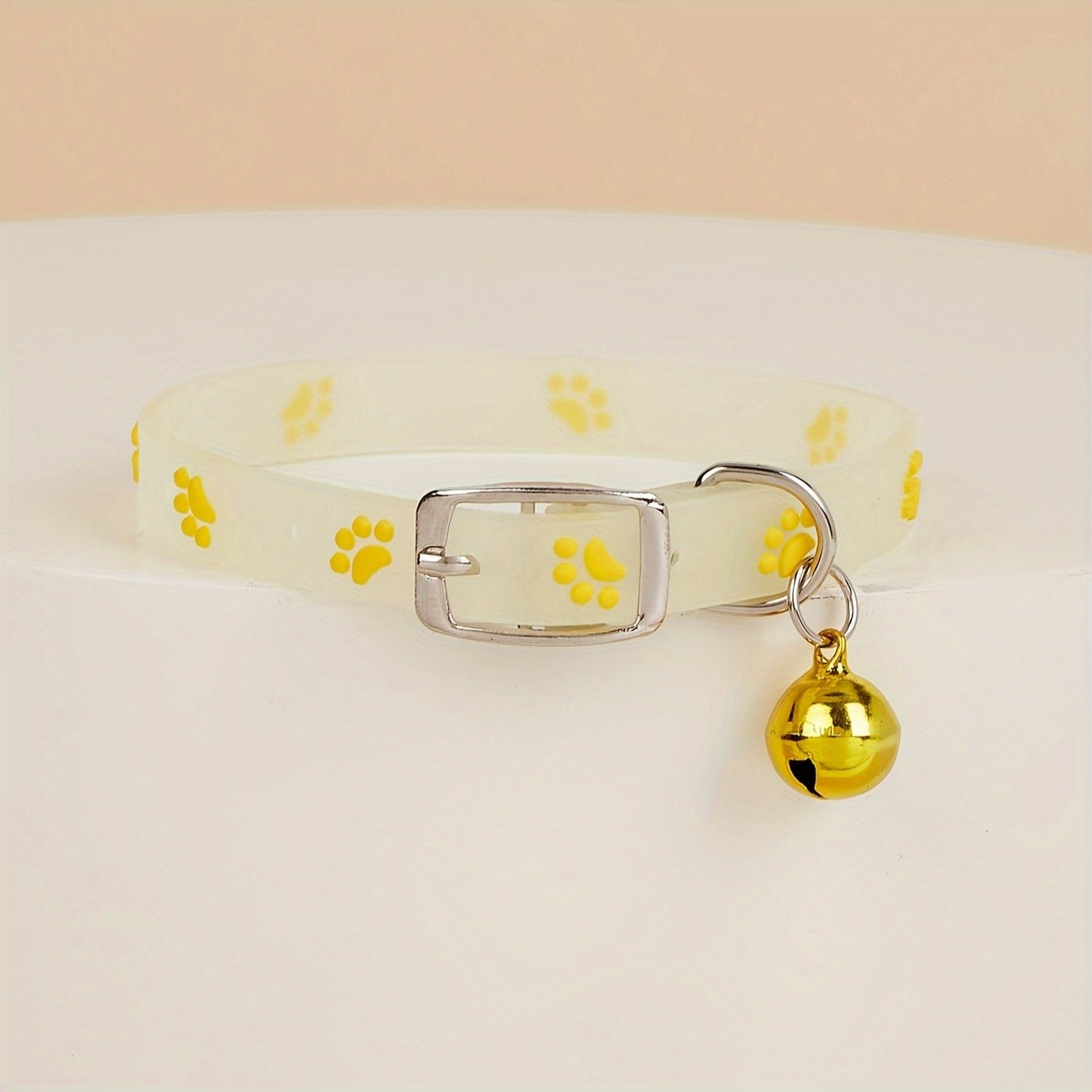 Reflective Cat Collar with Paw Print Design - HazMarket